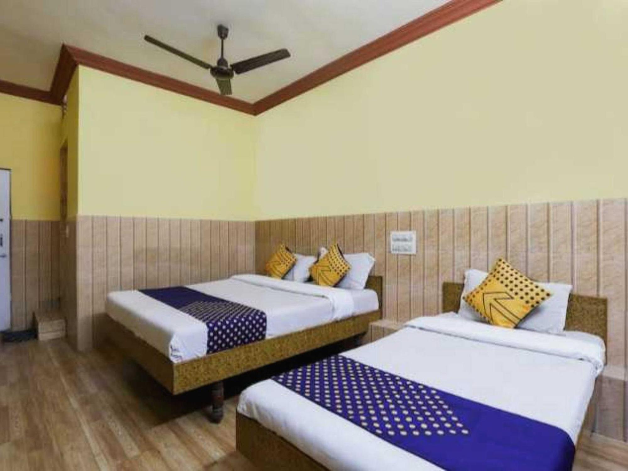 Oyo Hotel Apsara Guest House Ахмедабад Экстерьер фото