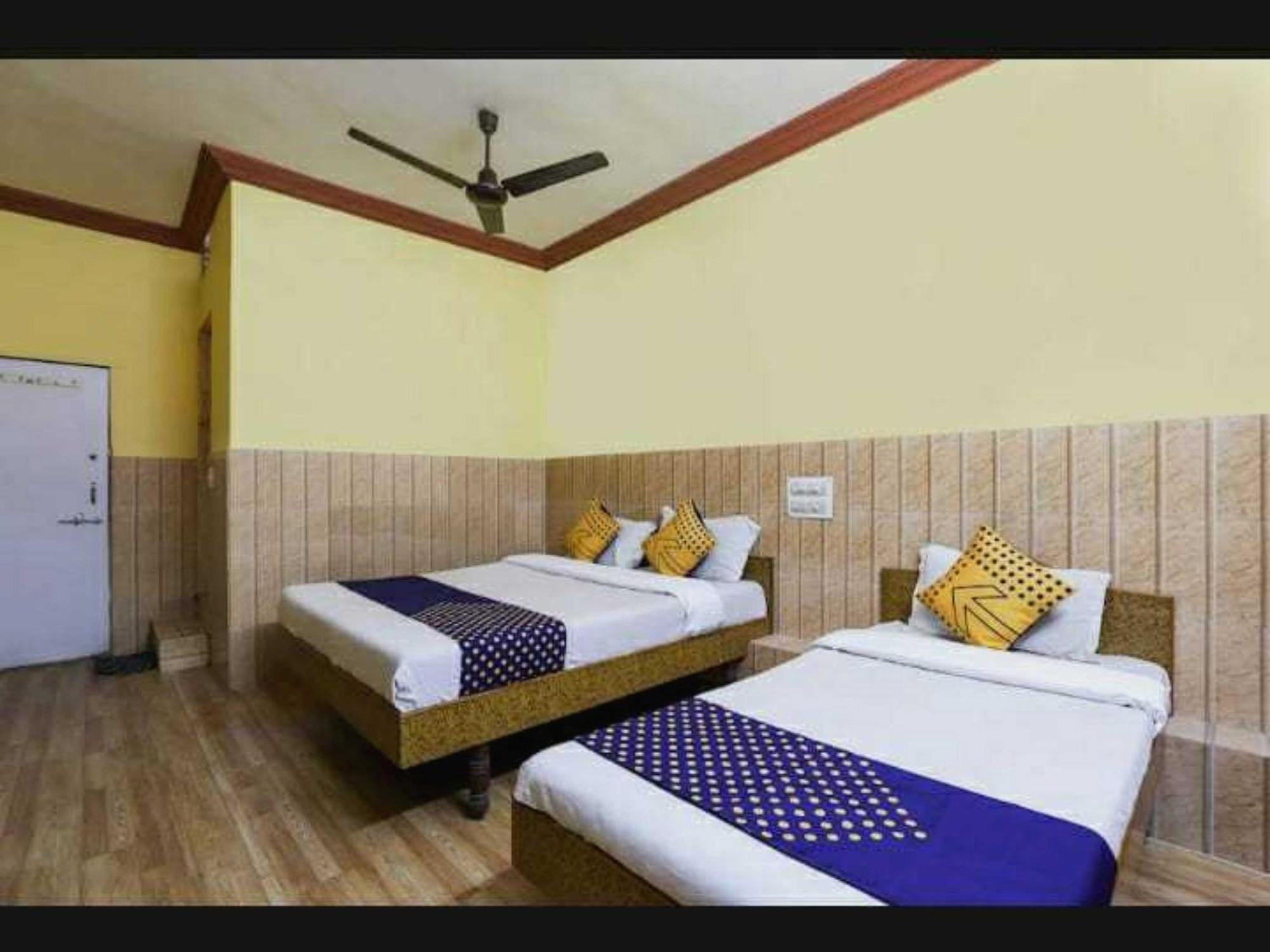 Oyo Hotel Apsara Guest House Ахмедабад Экстерьер фото